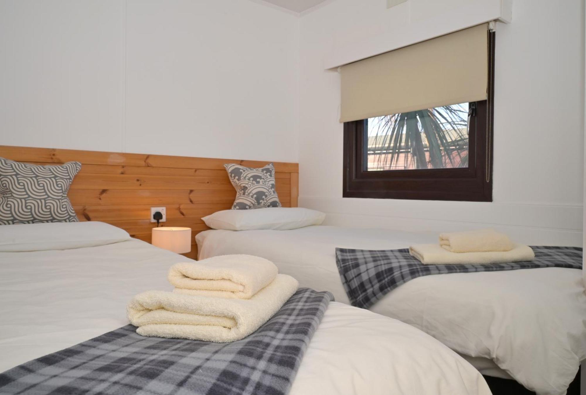 Lodge Cabin With Fabulous Views - Farm Holiday Stranraer Buitenkant foto